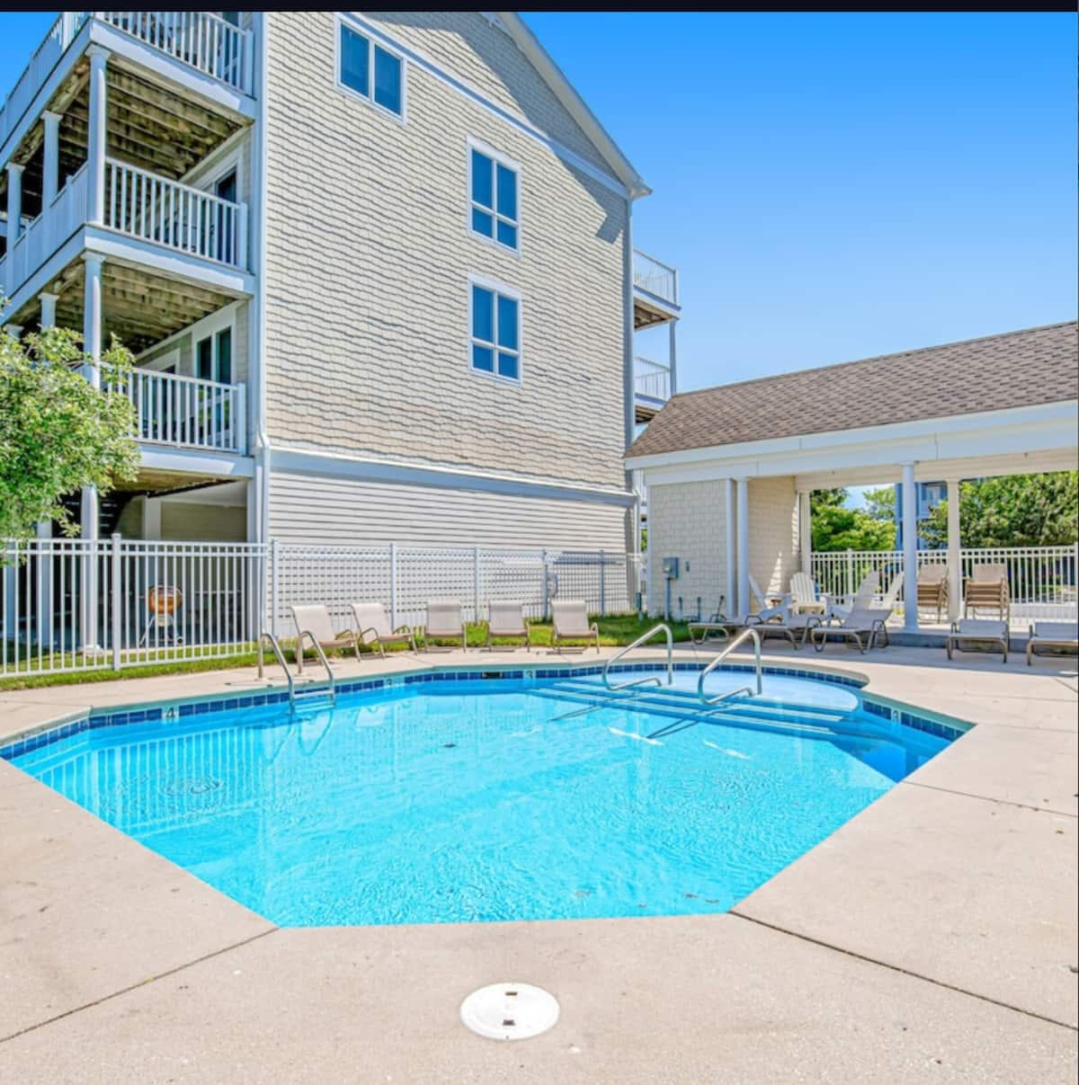 Beach Cove Bliss swimming pool Beach Cove Bliss swimming pool